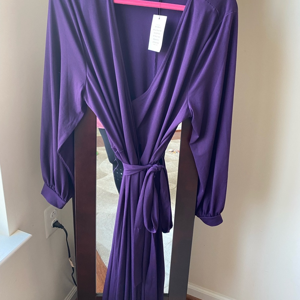 NWT!!  Violet Eloquii size 20 faux-wrap dress with side slit.